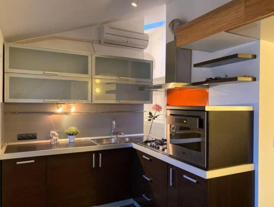 Sky-View Apartmentin Perfect City Center София Екстериор снимка